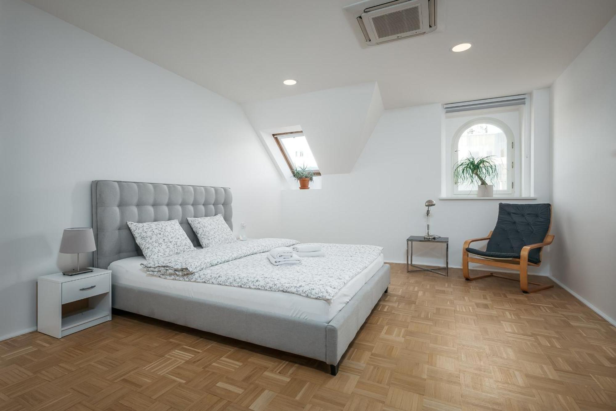 Dot 3 Bdr Apartment With Tyn Cathedral View & Ac Praga Esterno foto