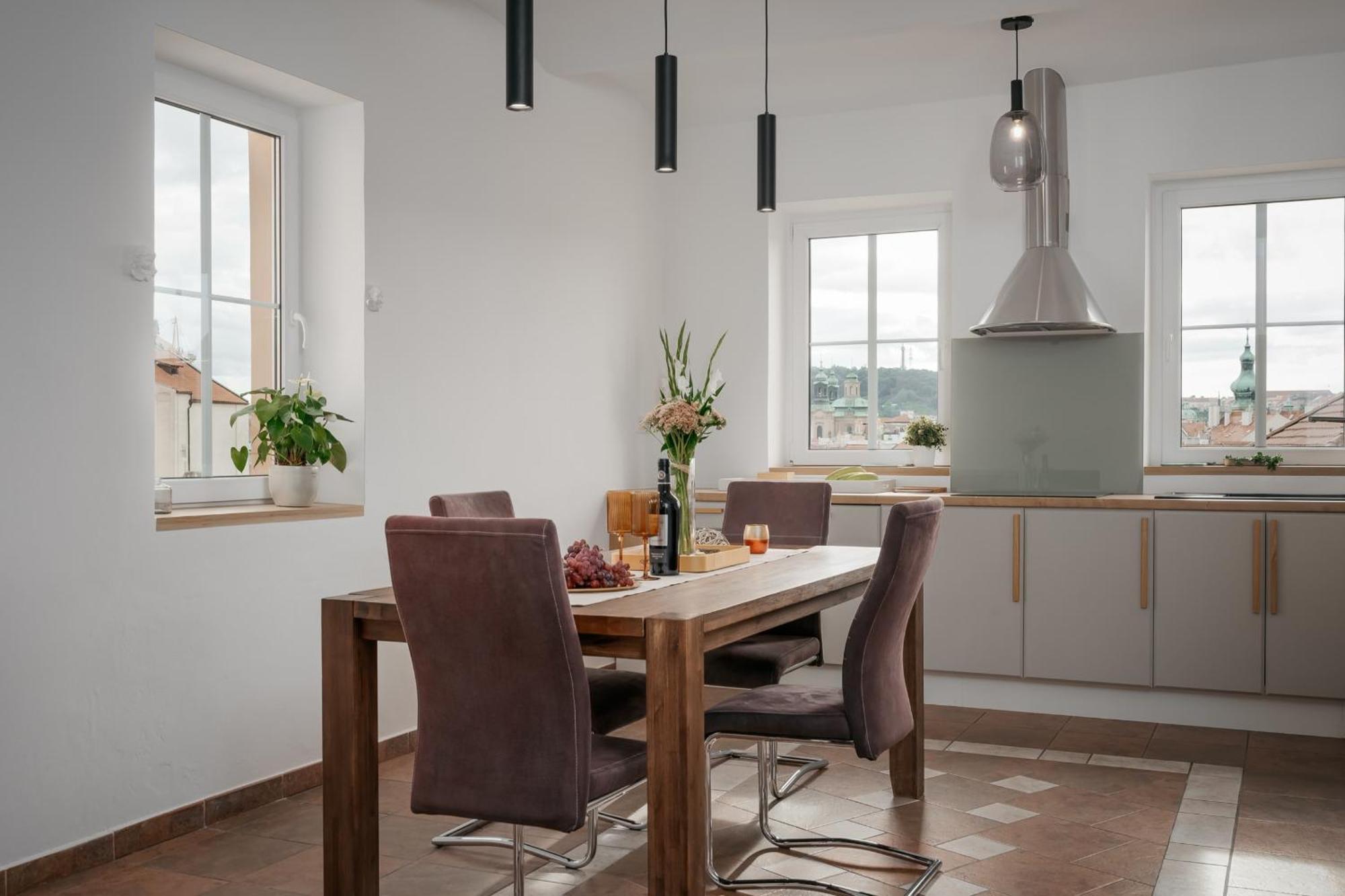 Dot 3 Bdr Apartment With Tyn Cathedral View & Ac Praga Esterno foto