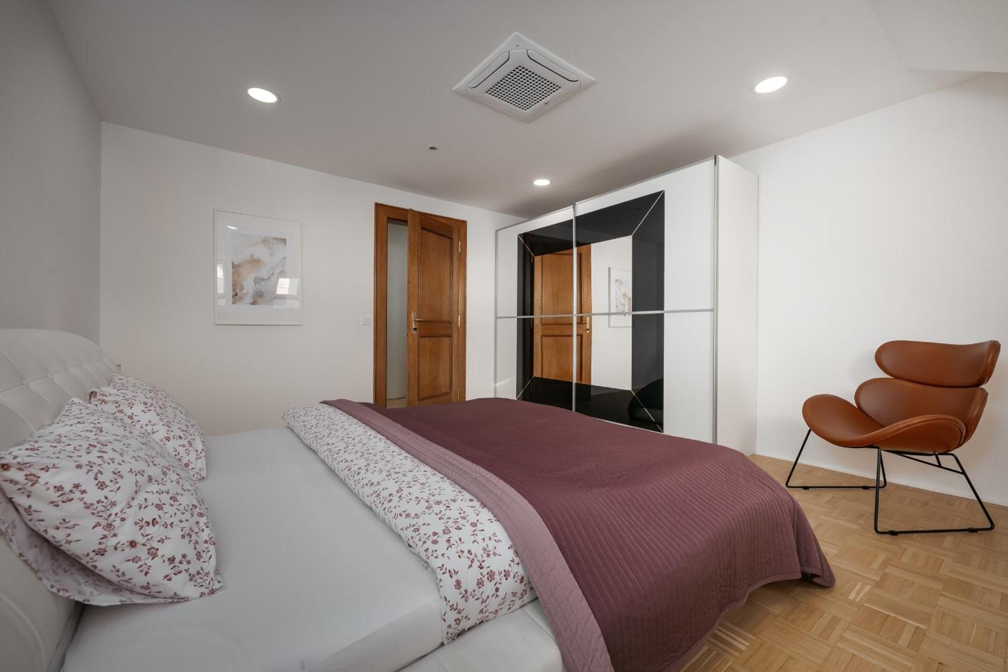 Dot 3 Bdr Apartment With Tyn Cathedral View & Ac Praga Esterno foto