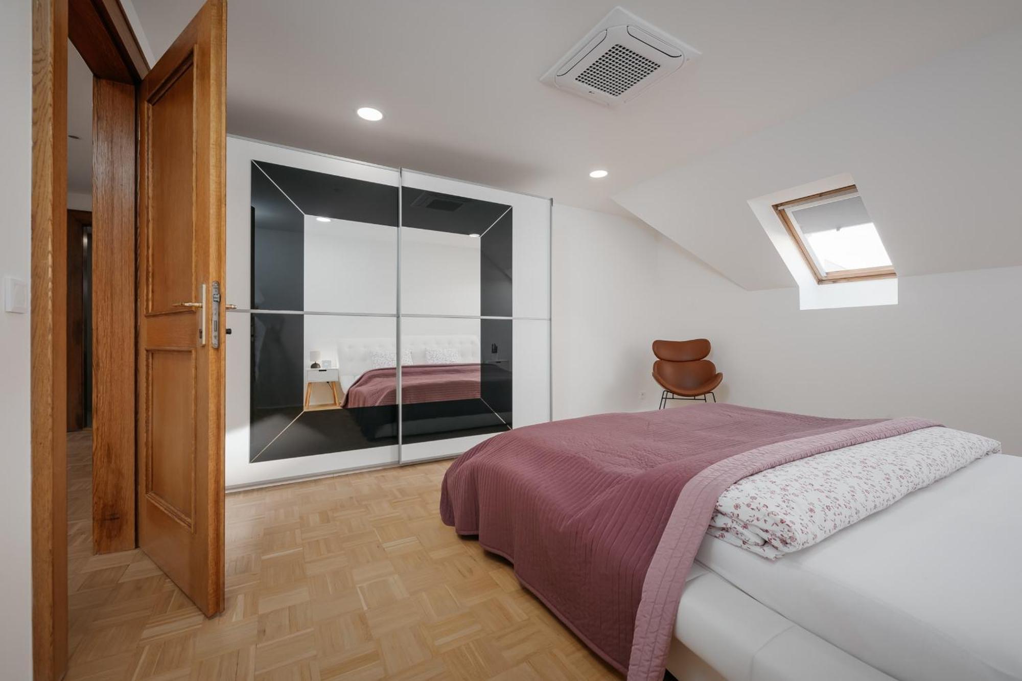 Dot 3 Bdr Apartment With Tyn Cathedral View & Ac Praga Esterno foto